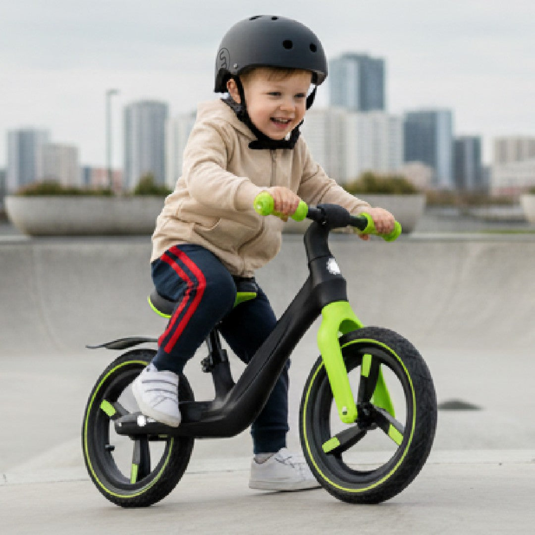 Lekki rowerek biegowy dla dzieci SPORT nylonowy 2,5 kg Błotnik koła pompowane od 2 lat
