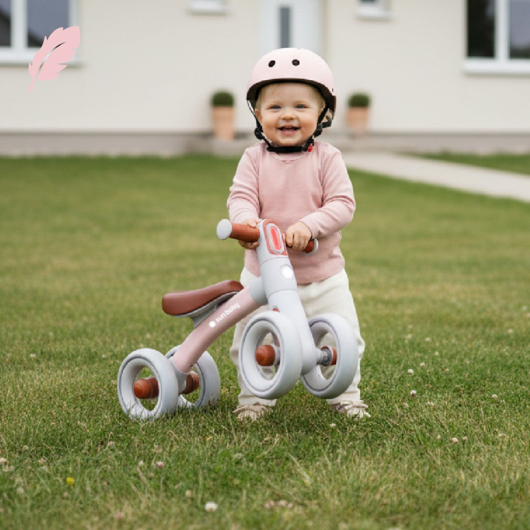 Lekki Rowerek biegowy 4 koła Biegówka Jeździk dla dzieci 2,3 kg LED Zoomi różowy