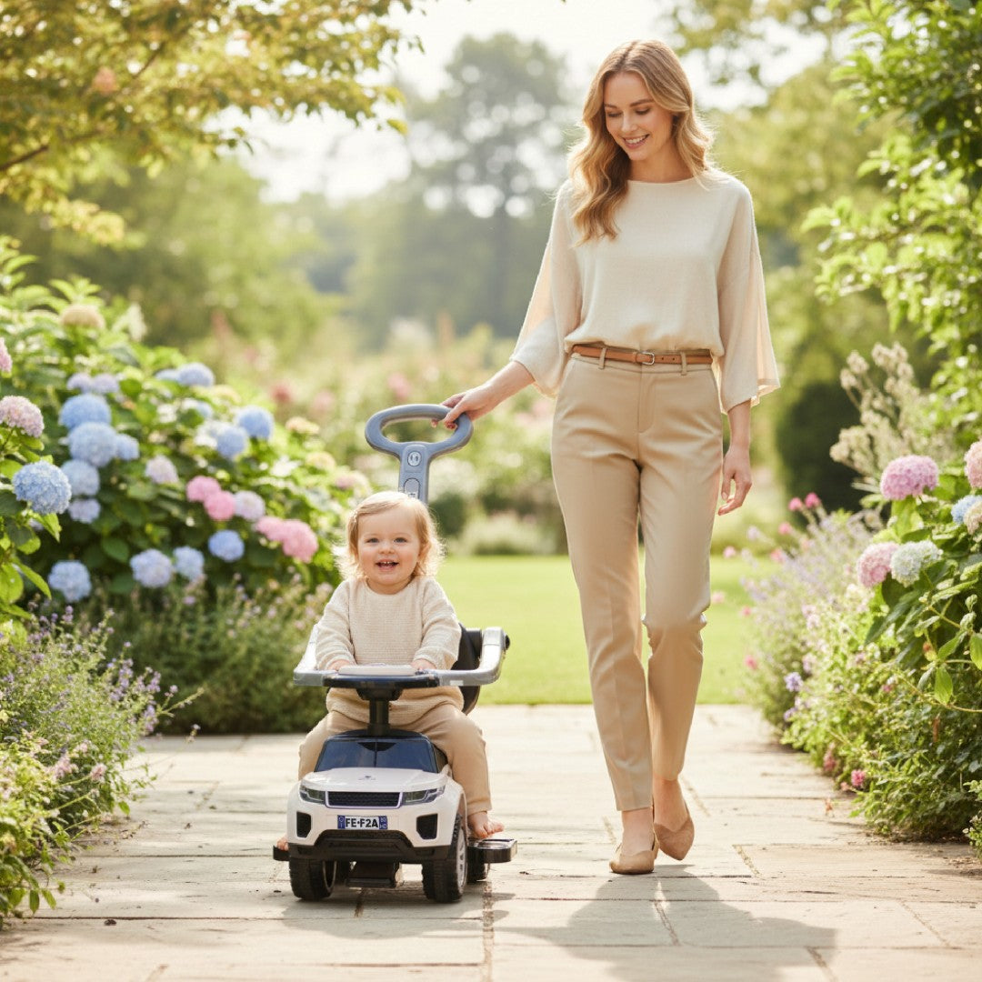 Jeździk pchacz chodzik dla dziecka z rączką i obejmą Sport car biały