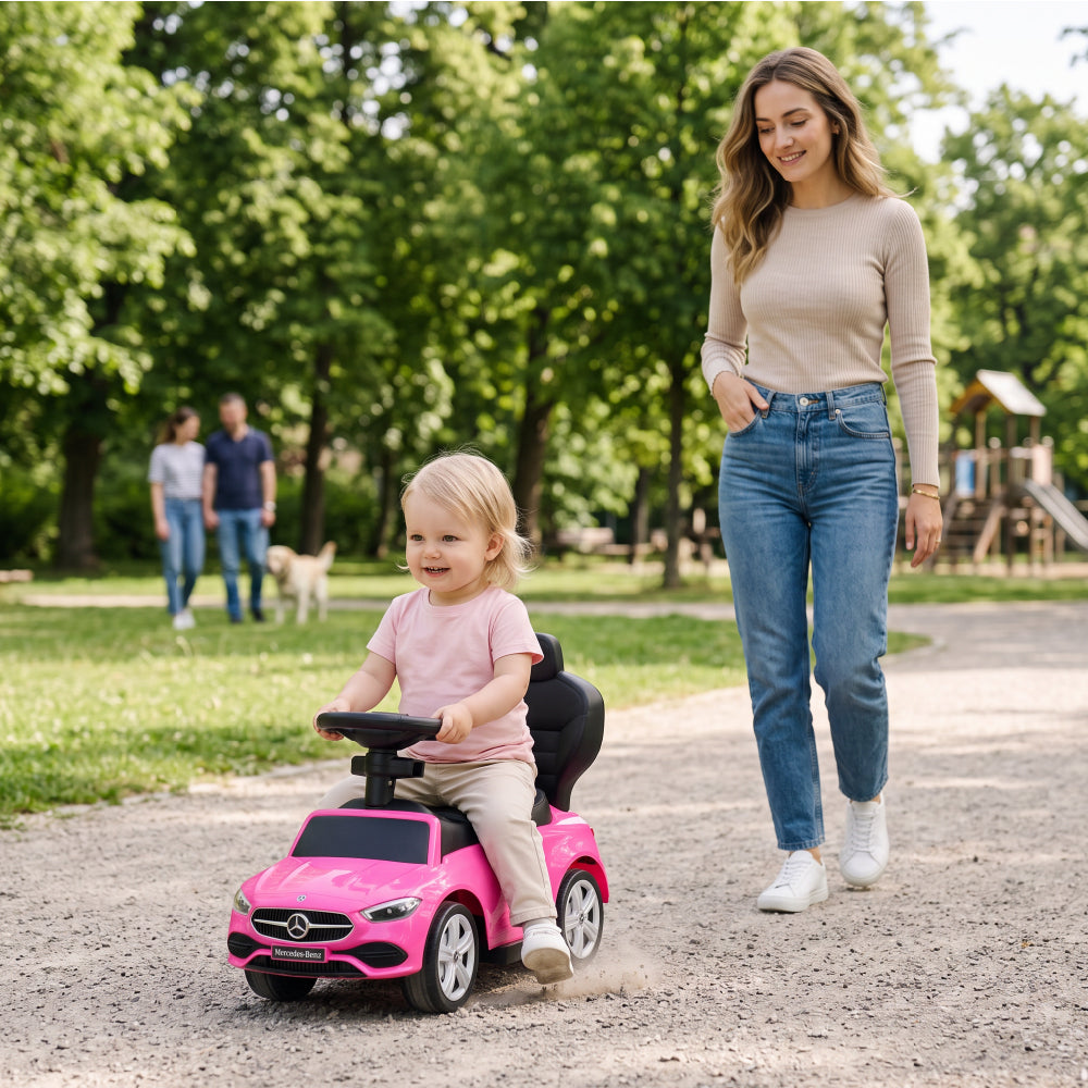 Sun Baby jeździk Mercedes C-Class z popychaczem, barierką i podnóżkami, koła PU, siedzisko ze skóry PU, różowy