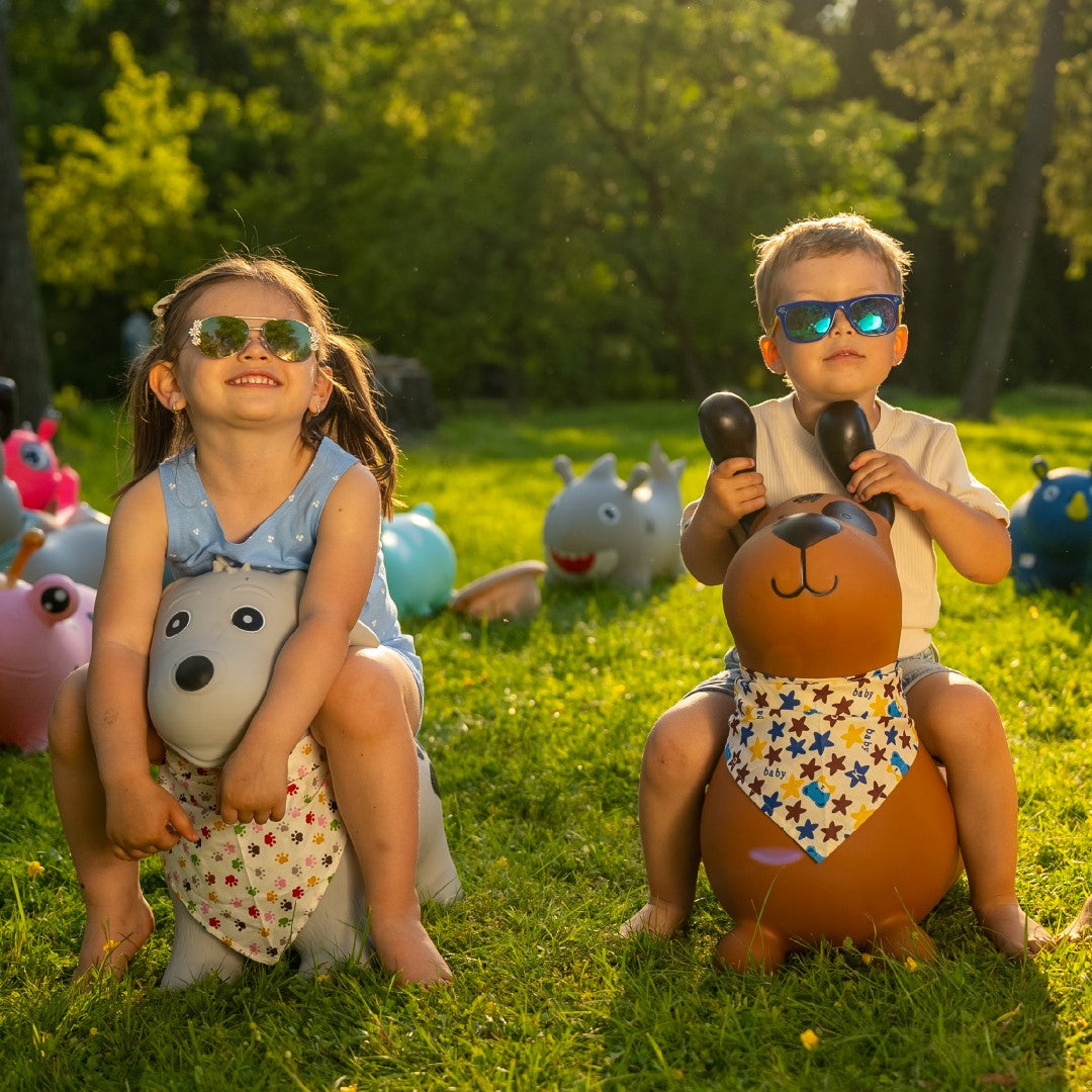 Skoczek dla dzieci do skakania z pompką Reksio brązowy z bandaną Sun Baby
