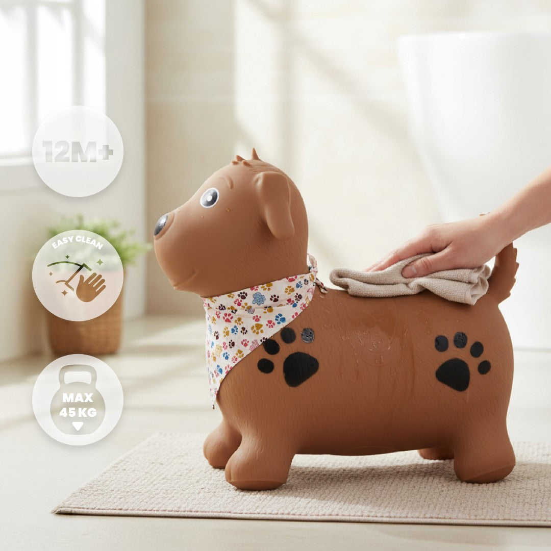 Skoczek dla dzieci do skakania z pompką PIESEK  brązowy z bandaną