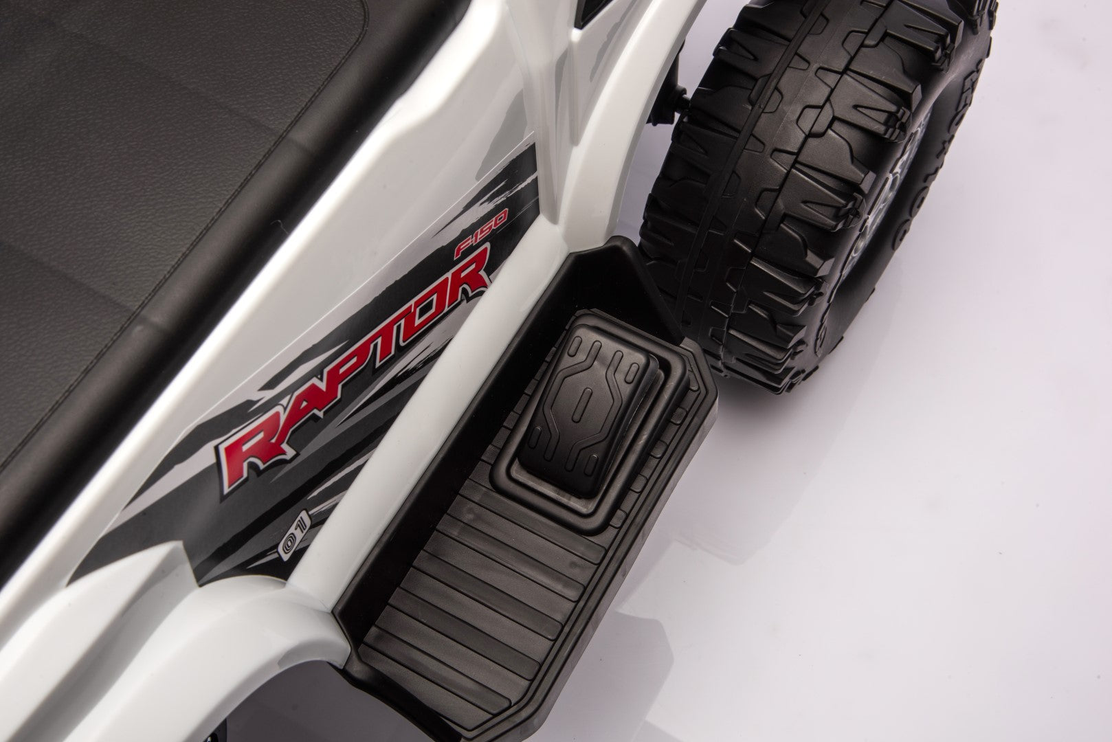 Sun Baby Ford Raptor F150 jeździk elektryczny 12V, 30W, LED, do 30 kg, biały