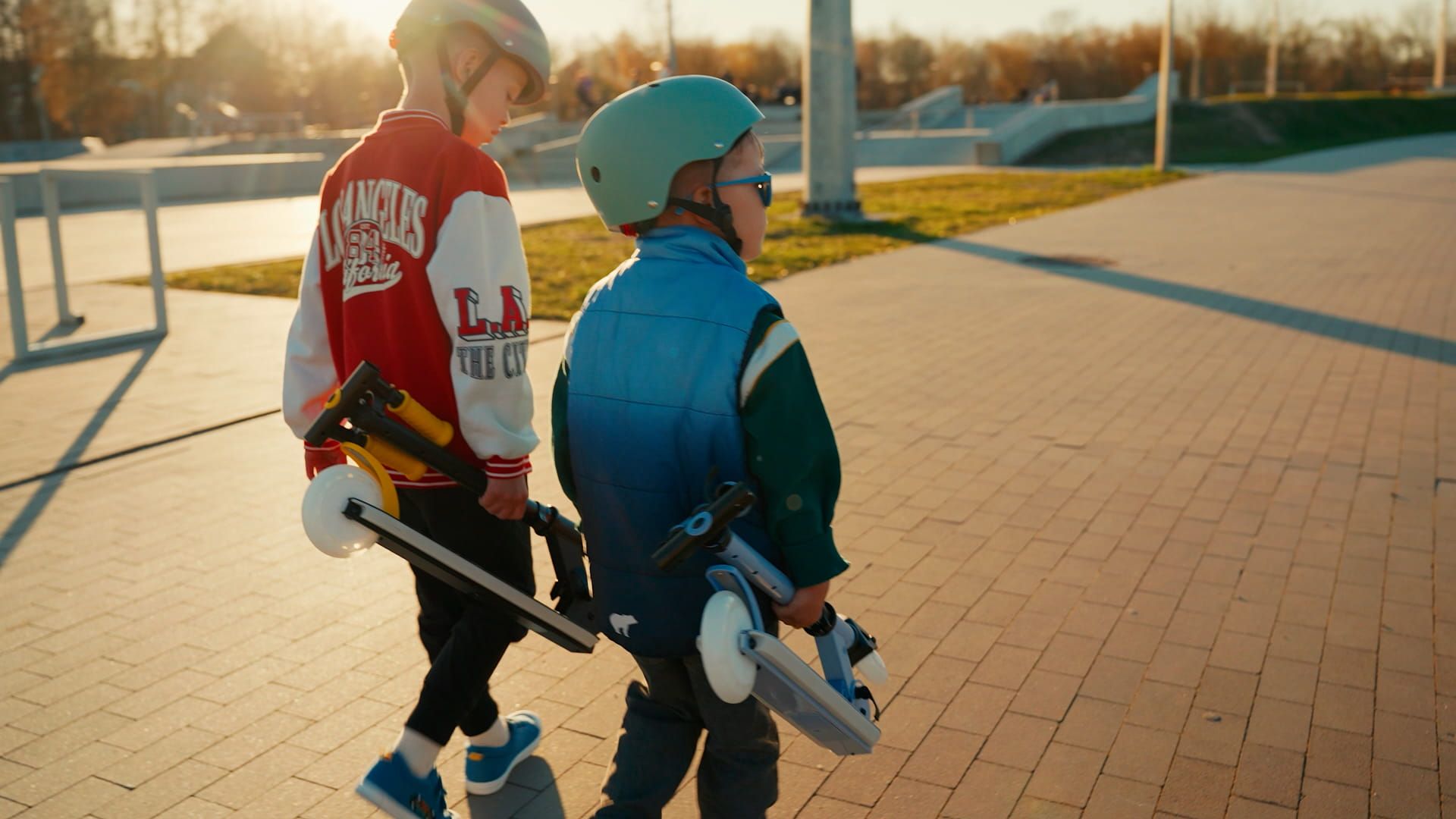 LUMI RIDE Hulajnoga dwukołowa dla dzieci składana regulowana LED 7 kolorów 20 programów Unicorn Sun Baby