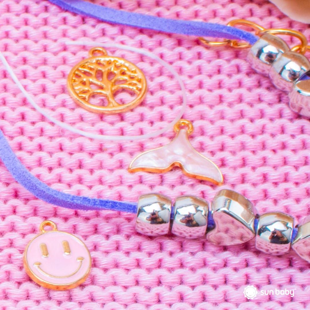 Zestaw do robienia bransoletek biżuterii zawieszki koraliki bransoletki wstążka 210 el Sun Baby