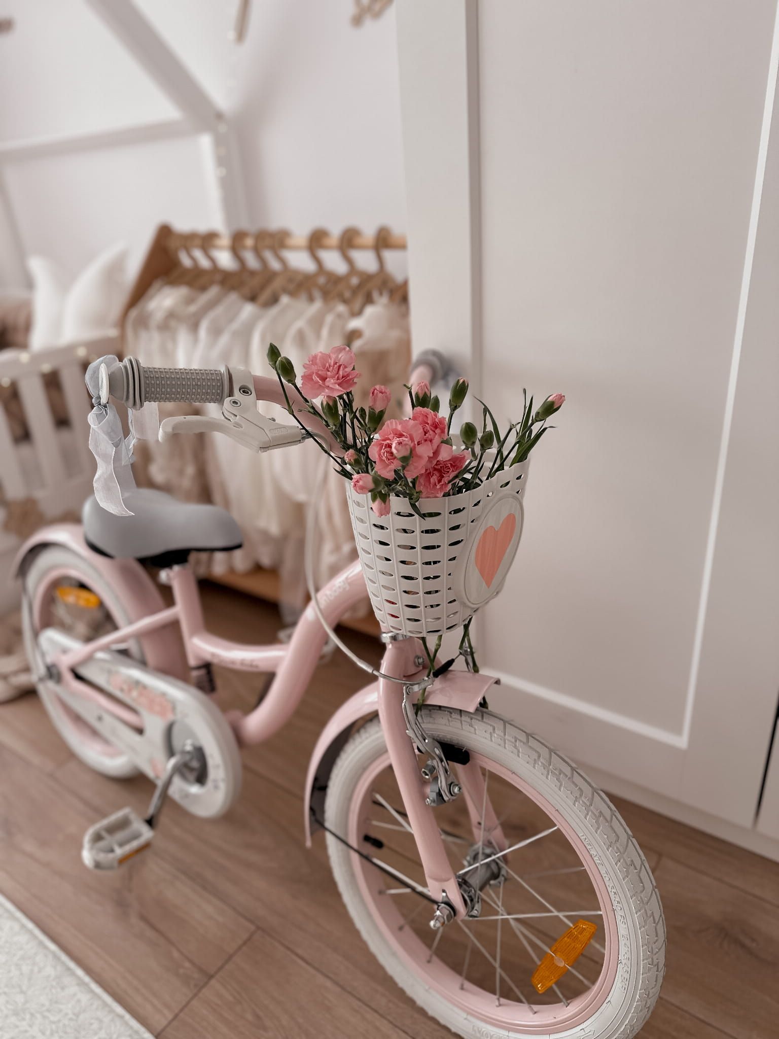 Rower dla dziewczynki 16 cali Pchacz kółka boczne Flower bike morelowy