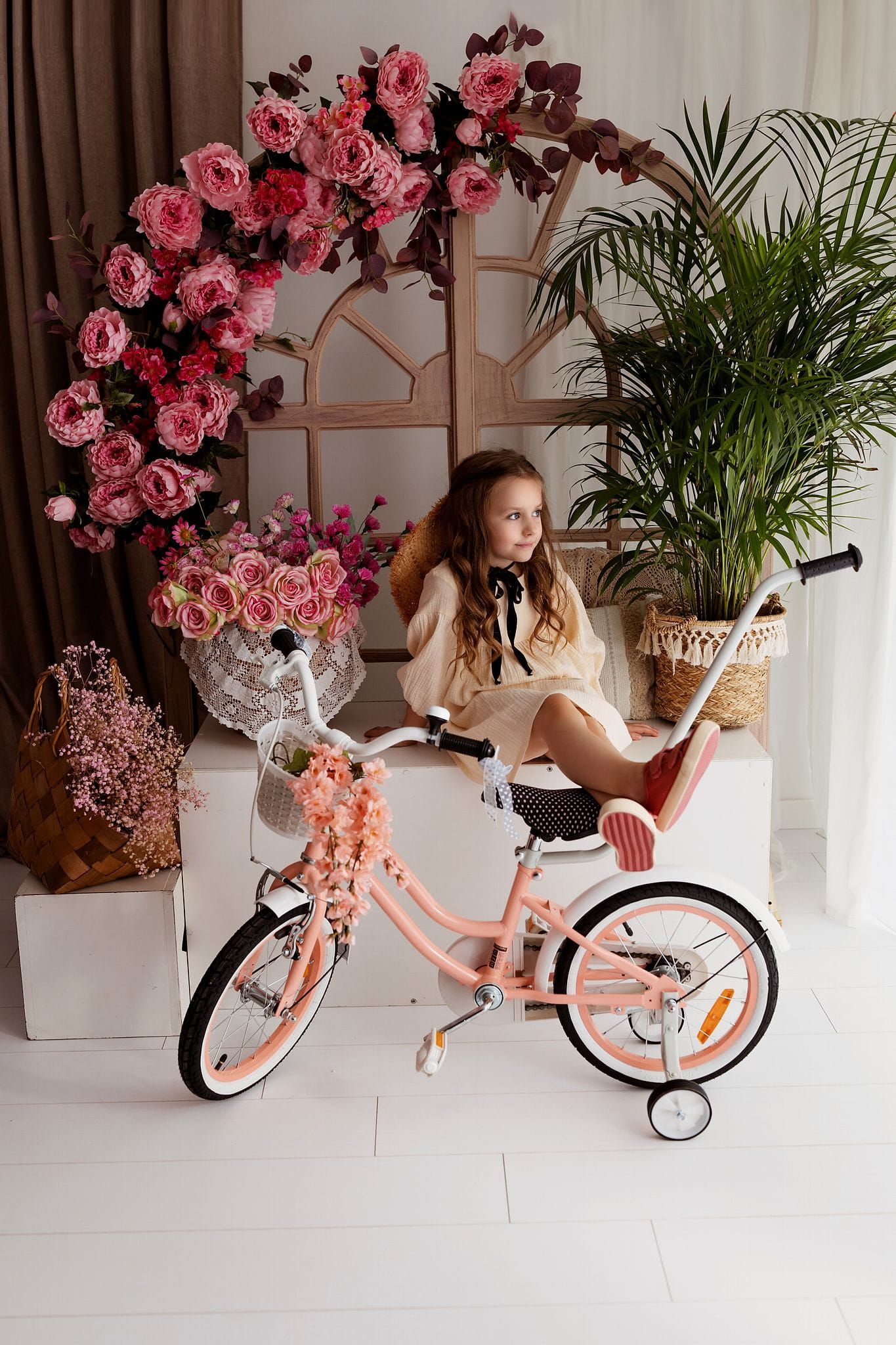 Rower dla dziewczynki 14 cali Pchacz Kółka boczne Koszyk Flower bike Dmuchawiec biało beżowy Sun Baby