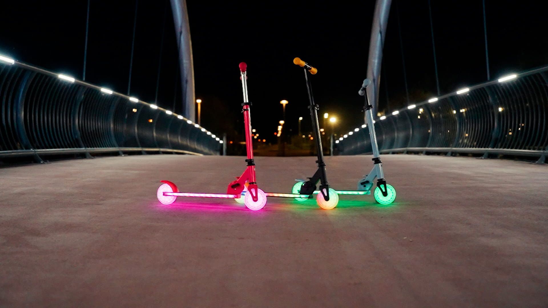 LUMI RIDE Hulajnoga dwukołowa dla dzieci składana regulowana LED 7 kolorów 20 programów Unicorn Sun Baby